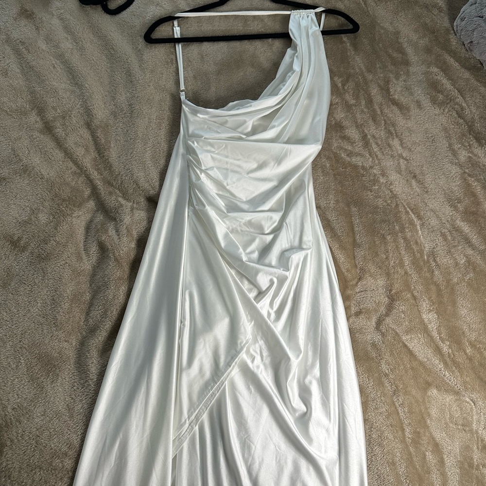 Elegant White Draped One-Shoulder Dress